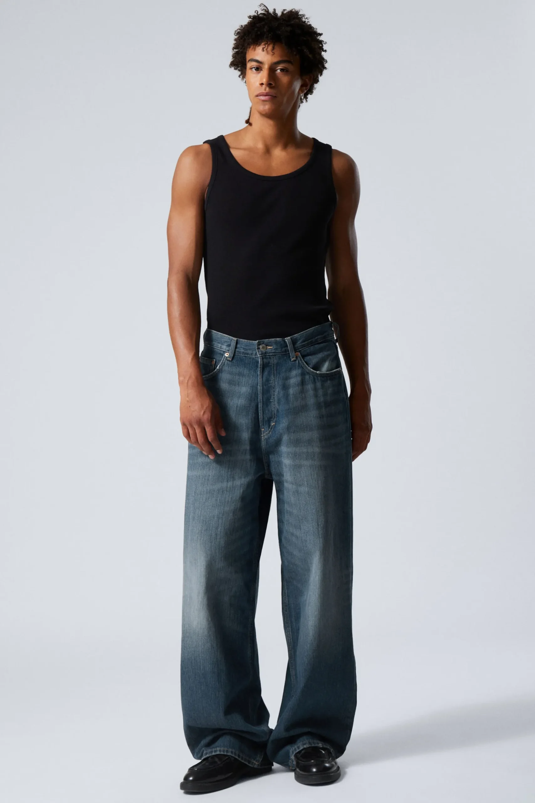 astro_loose_baggy_leg_jeans_1-11.webp Weekday Jeans<ASTRO LOOSE BAGGY LEG JEANS