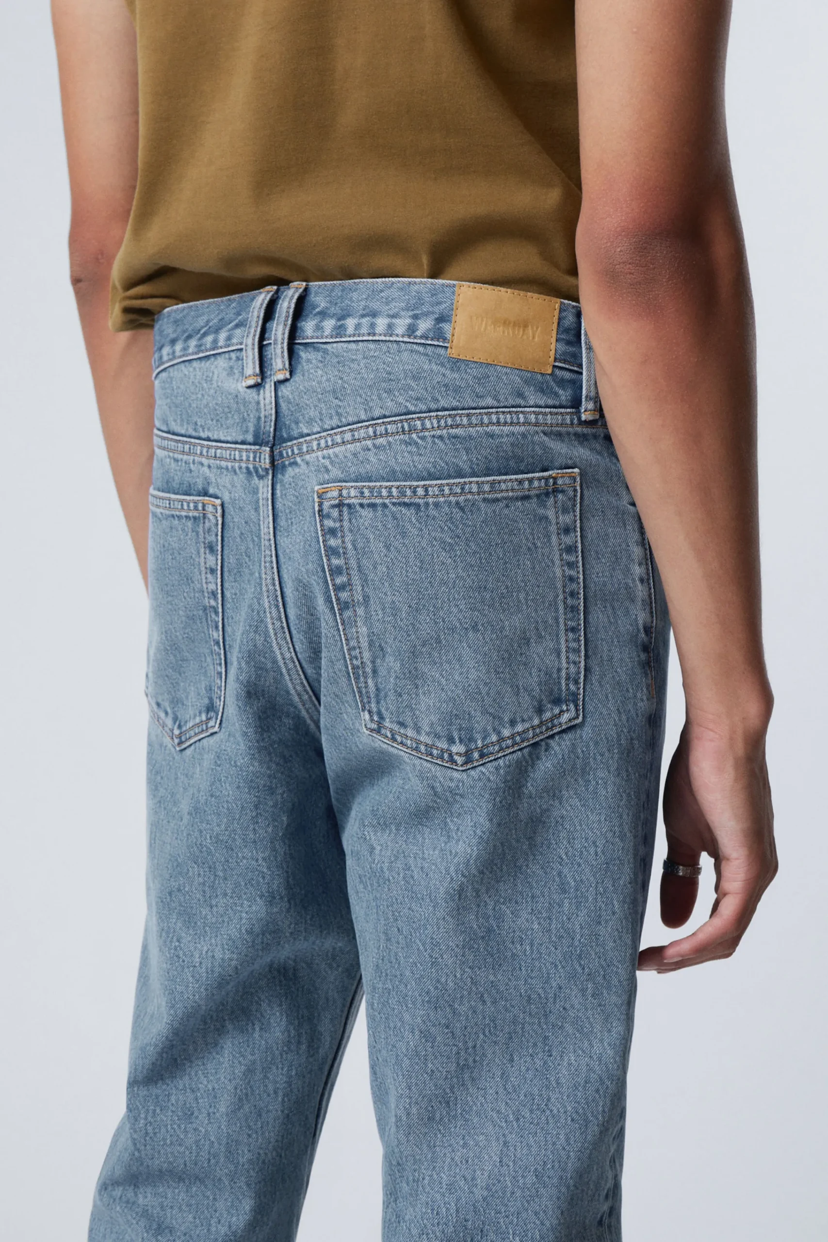barrel_relaxed_taperd_leg_jeans_4-2.webp Weekday Jeans<BARREL RELAXED TAPERD LEG JEANS