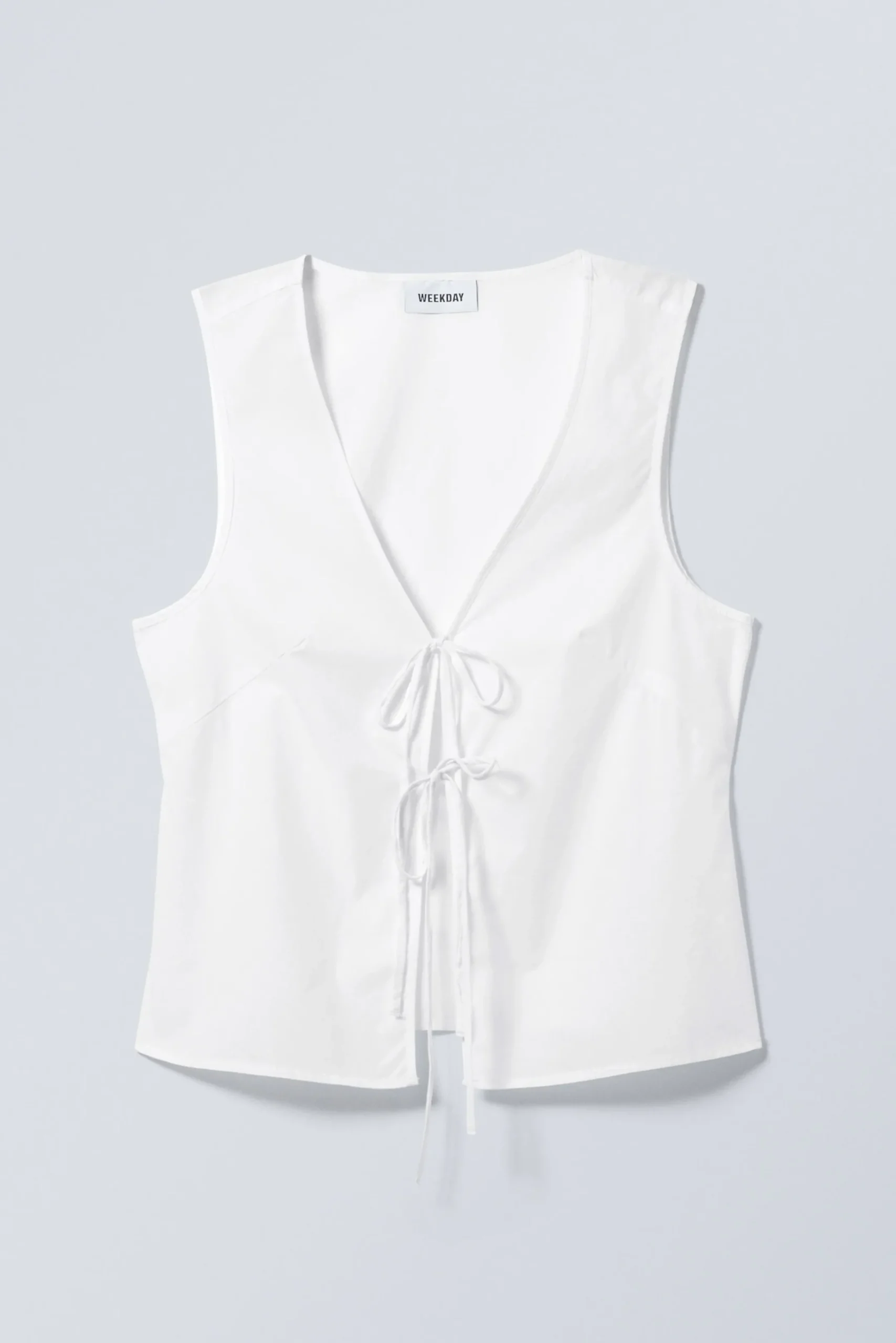 figursydd_vsttopp_2.webp Weekday Blusar & Skjortor | Toppar<FIGURSYDD VÄST-TOPP