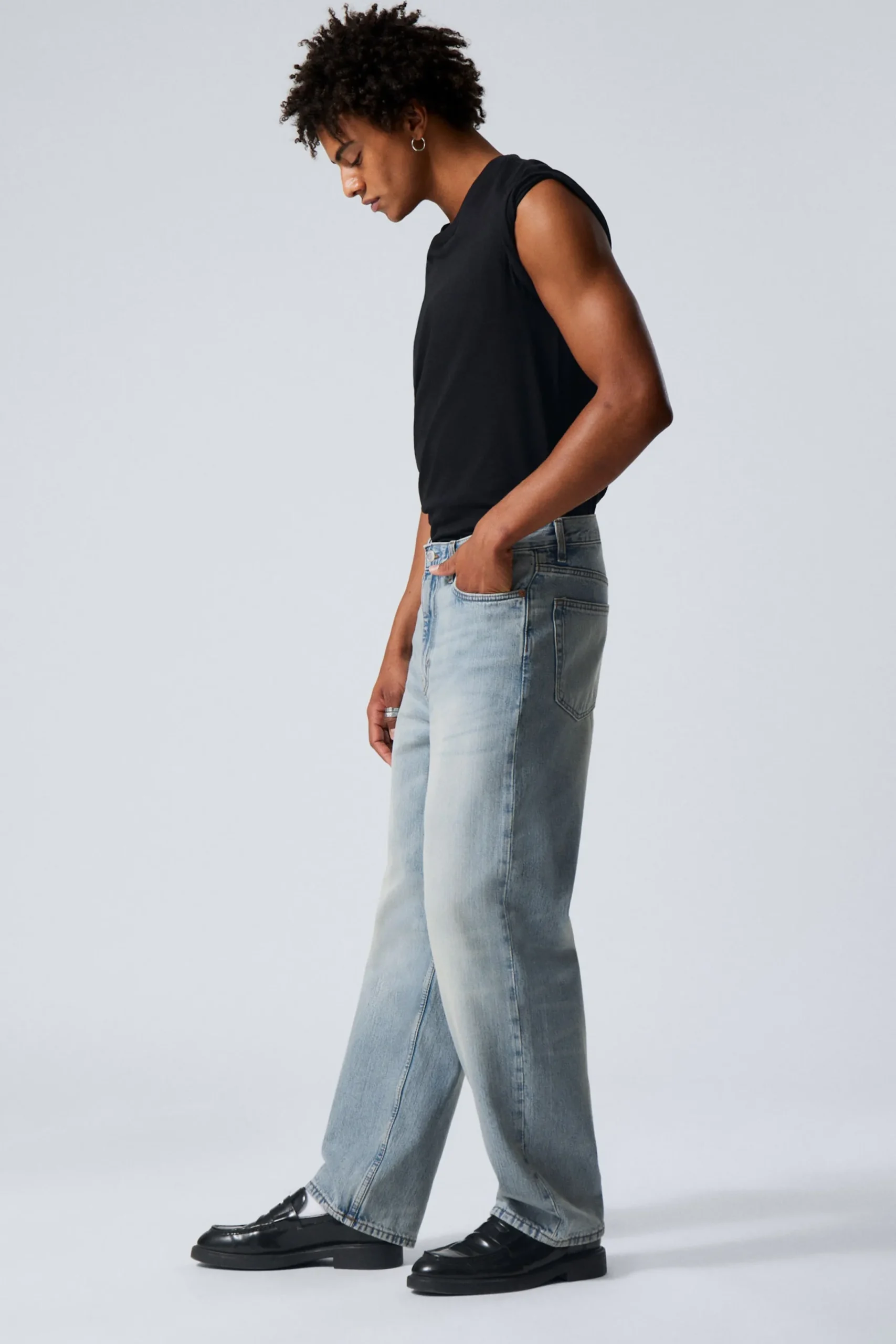 galaxy_loose_straight_leg_jeans_5-2.webp Weekday Jeans | Jeans<GALAXY LOOSE STRAIGHT LEG JEANS
