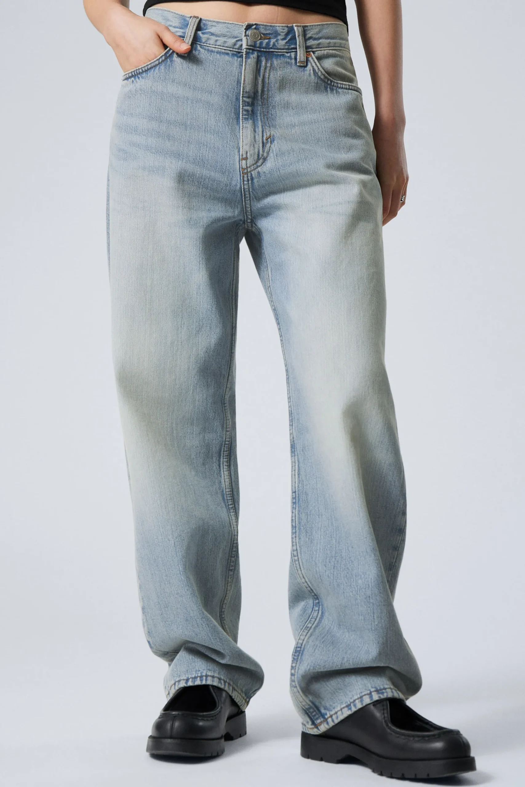 galaxy_loose_straight_leg_jeans_7-2.webp Weekday Jeans | Jeans<GALAXY LOOSE STRAIGHT LEG JEANS