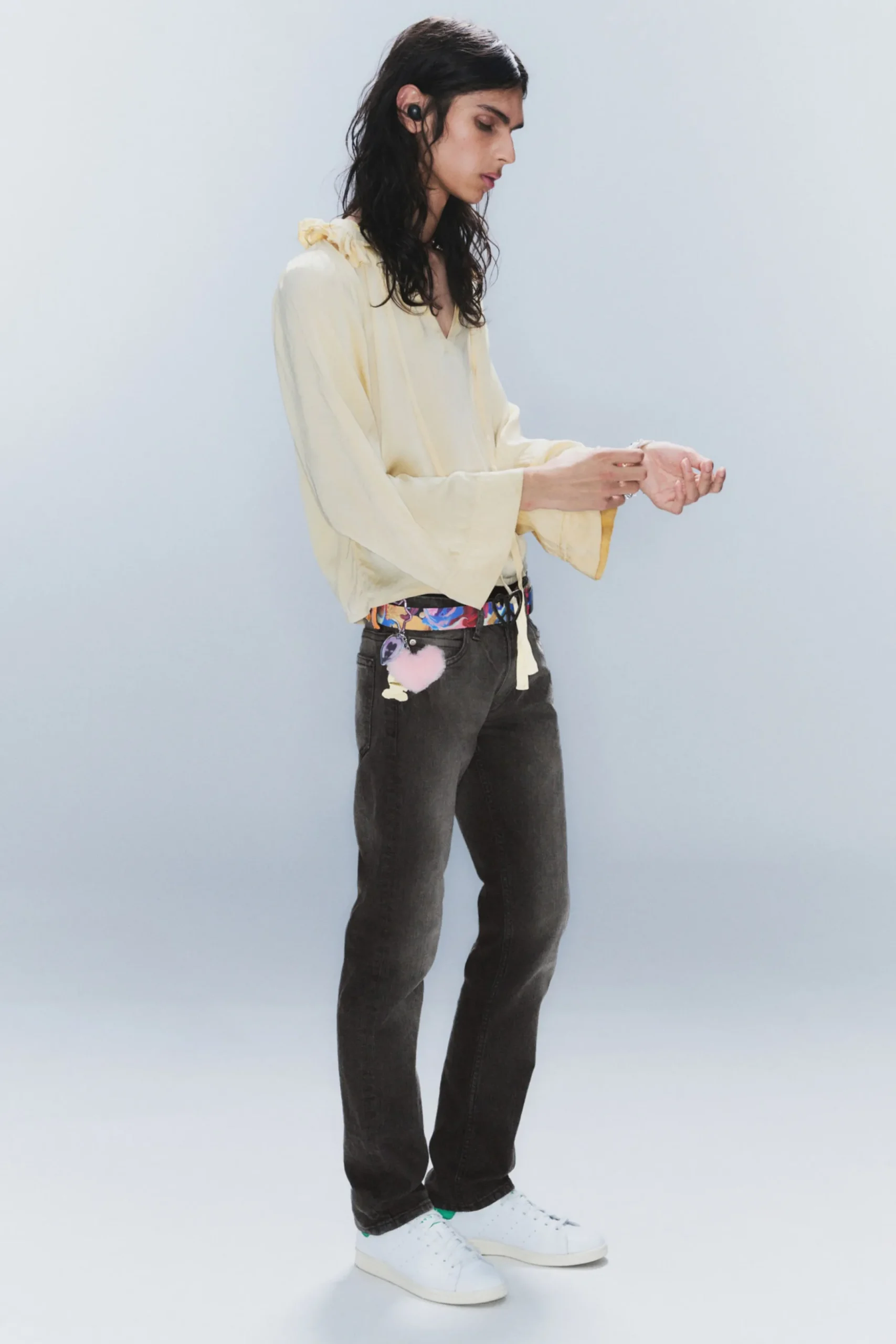 Weekday Jeans<ISSUE LOW WAIST SLIM TAPERED JEANS