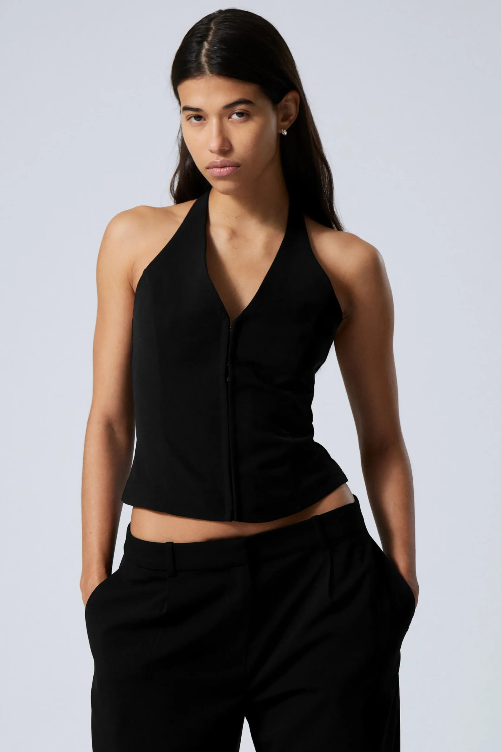 Weekday Toppar<KORT HALTERNECK-TOPP