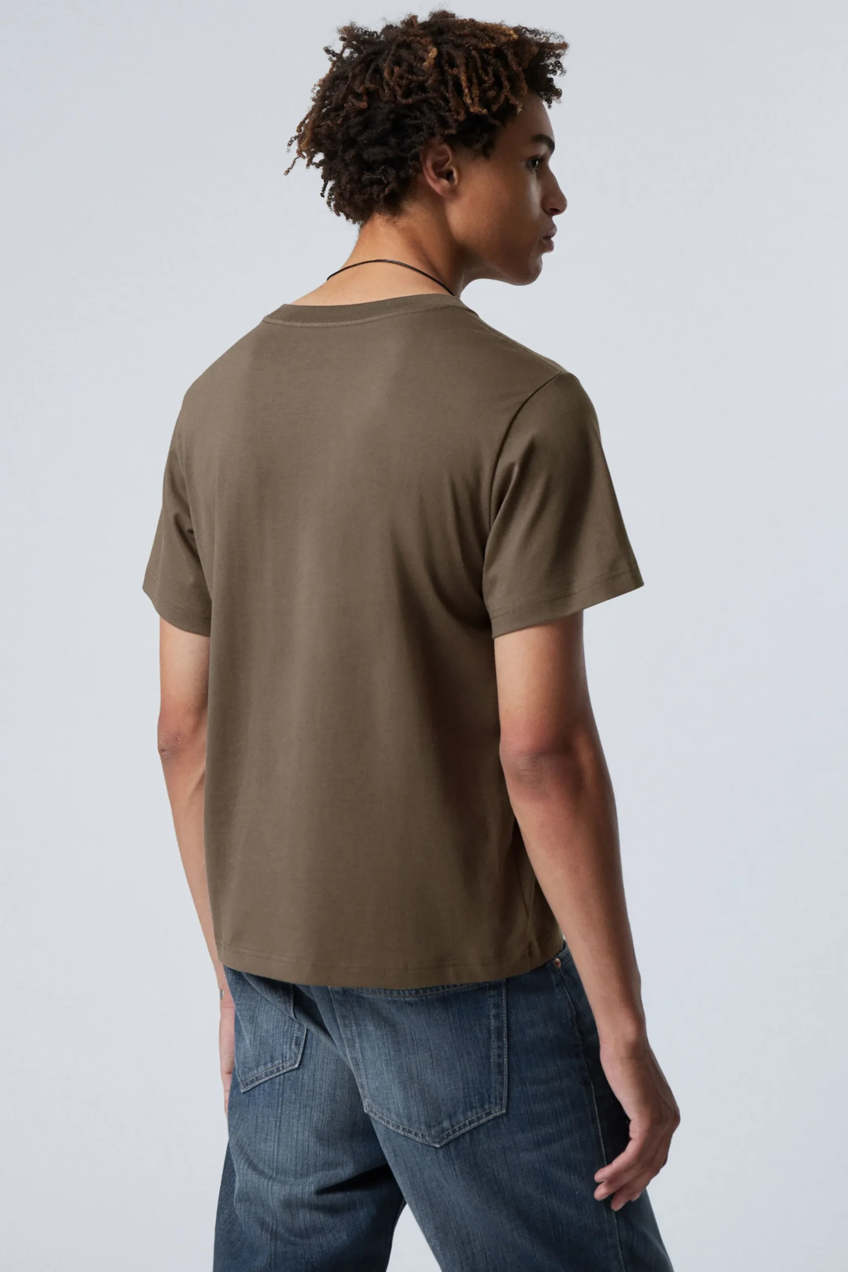 kraftig_kort_boxig_tshirt_2-3.webp Weekday Basplagg | T-Shirtar & Toppar<KRAFTIG KORT BOXIG T-SHIRT