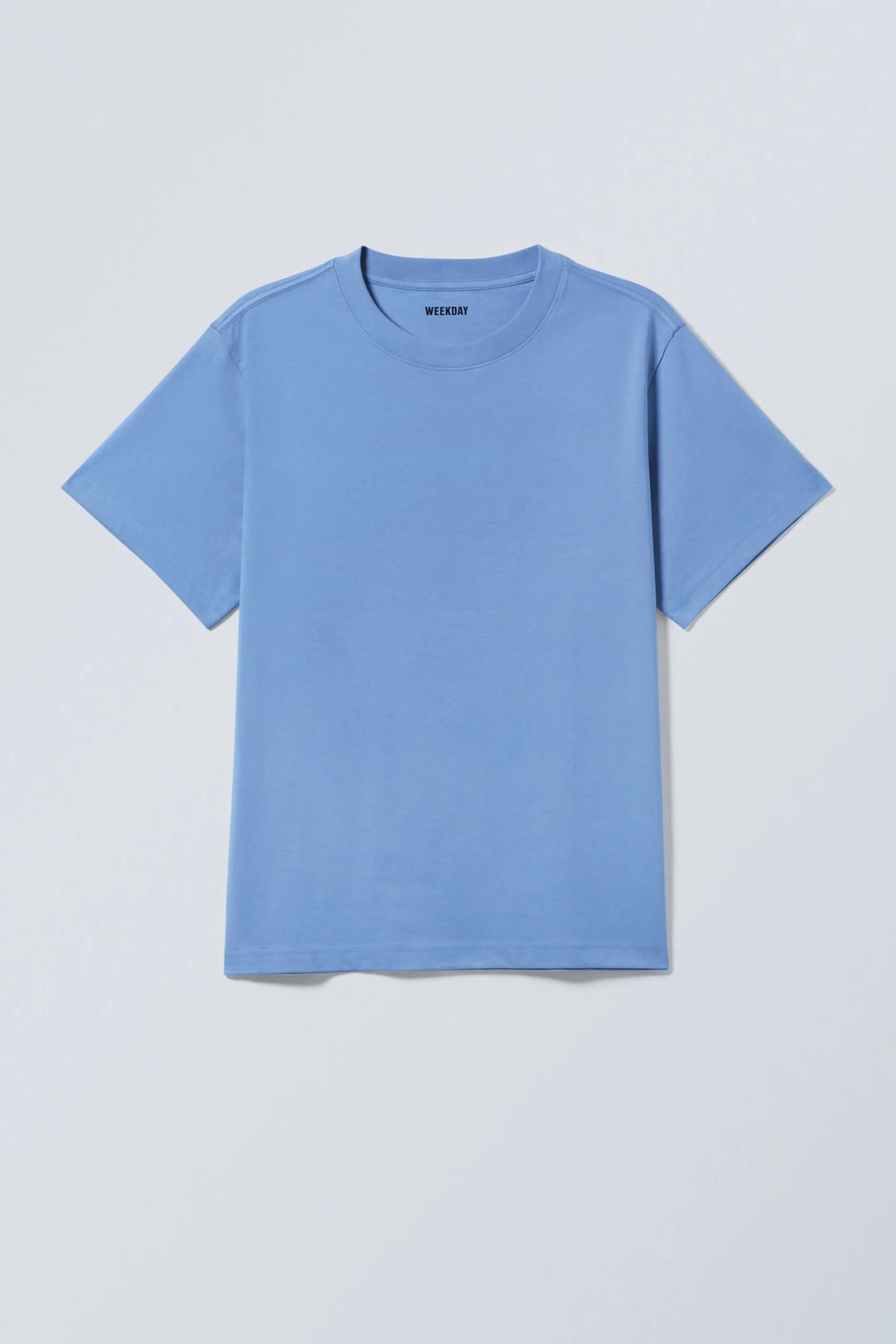 kraftig_kort_boxig_tshirt_2-4.webp Weekday Basplagg | T-Shirtar & Toppar<KRAFTIG KORT BOXIG T-SHIRT