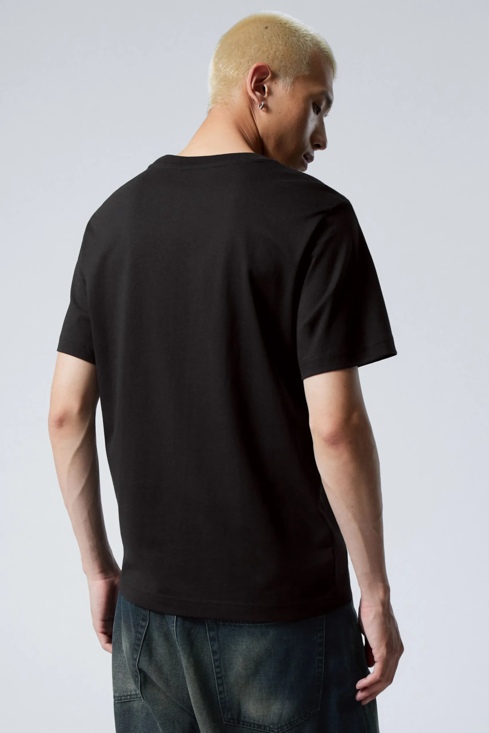 kraftig_kort_boxig_tshirt_3-1.webp Weekday Basplagg | T-Shirtar & Toppar<KRAFTIG KORT BOXIG T-SHIRT