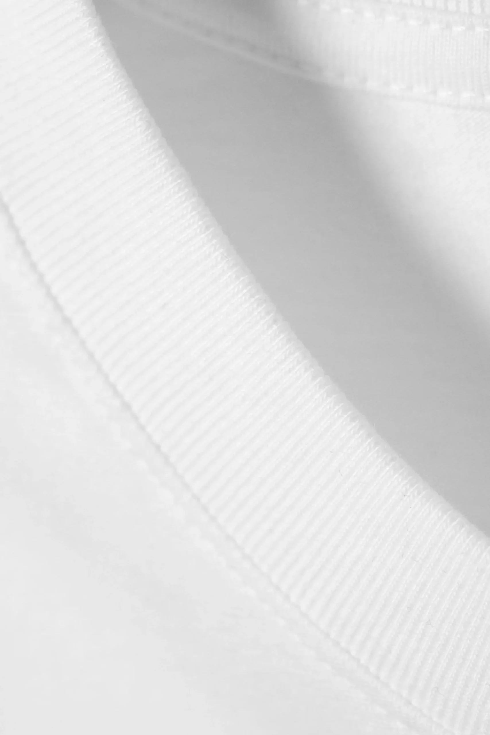 kraftig_kort_boxig_tshirt_3.webp Weekday Basplagg | T-Shirtar & Toppar<KRAFTIG KORT BOXIG T-SHIRT