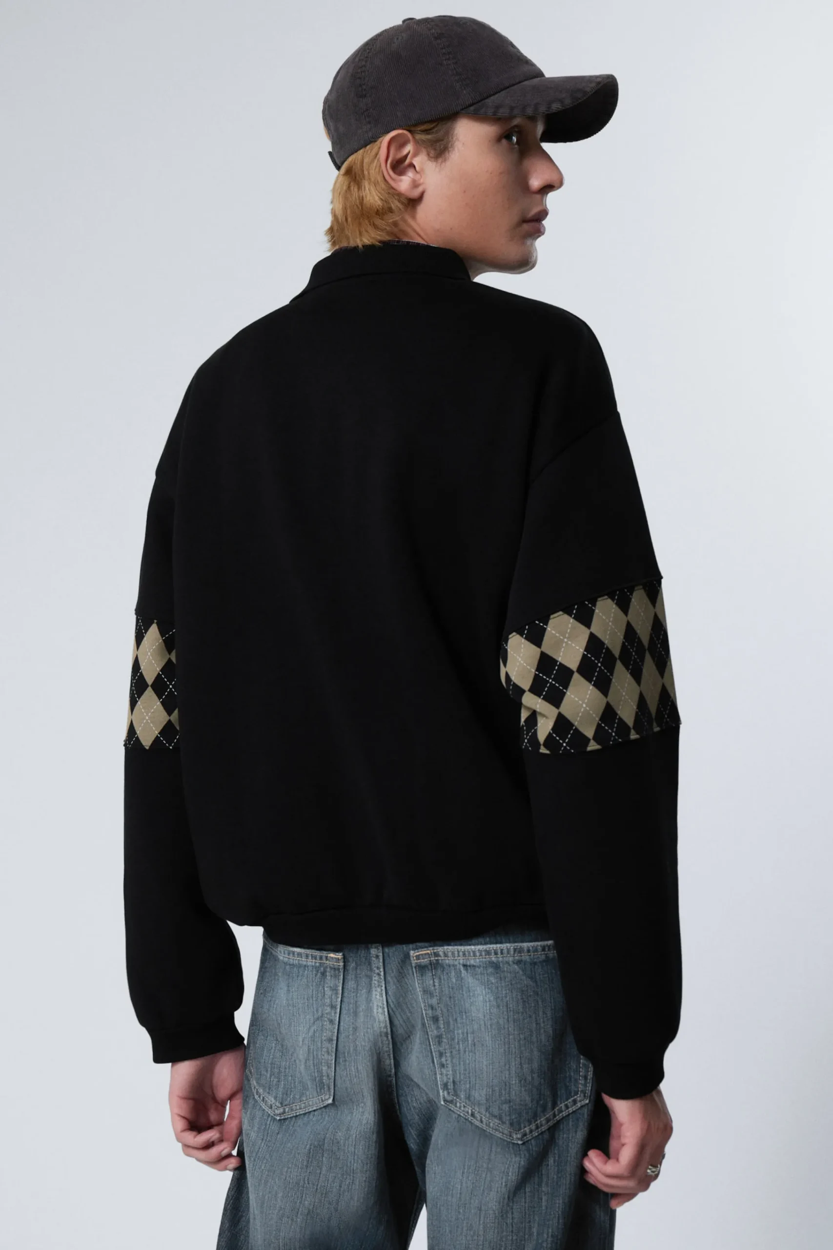 ledig_grafisk_piktrja_3-1.webp Weekday Graphics | Sweatshirts<LEDIG GRAFISK PIKÉTRÖJA