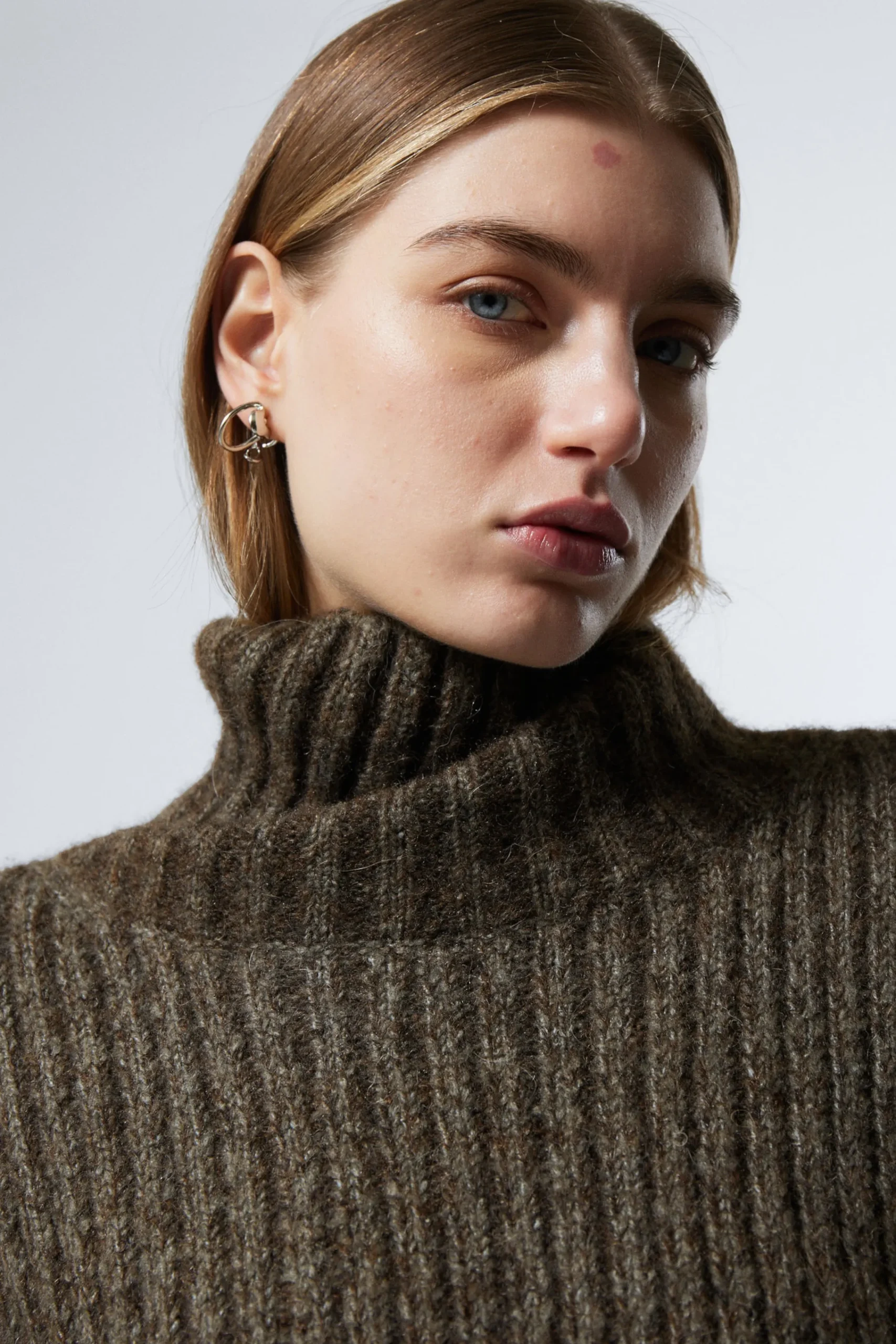 Weekday Stickat<LEDIG STICKAD TURTLENECK