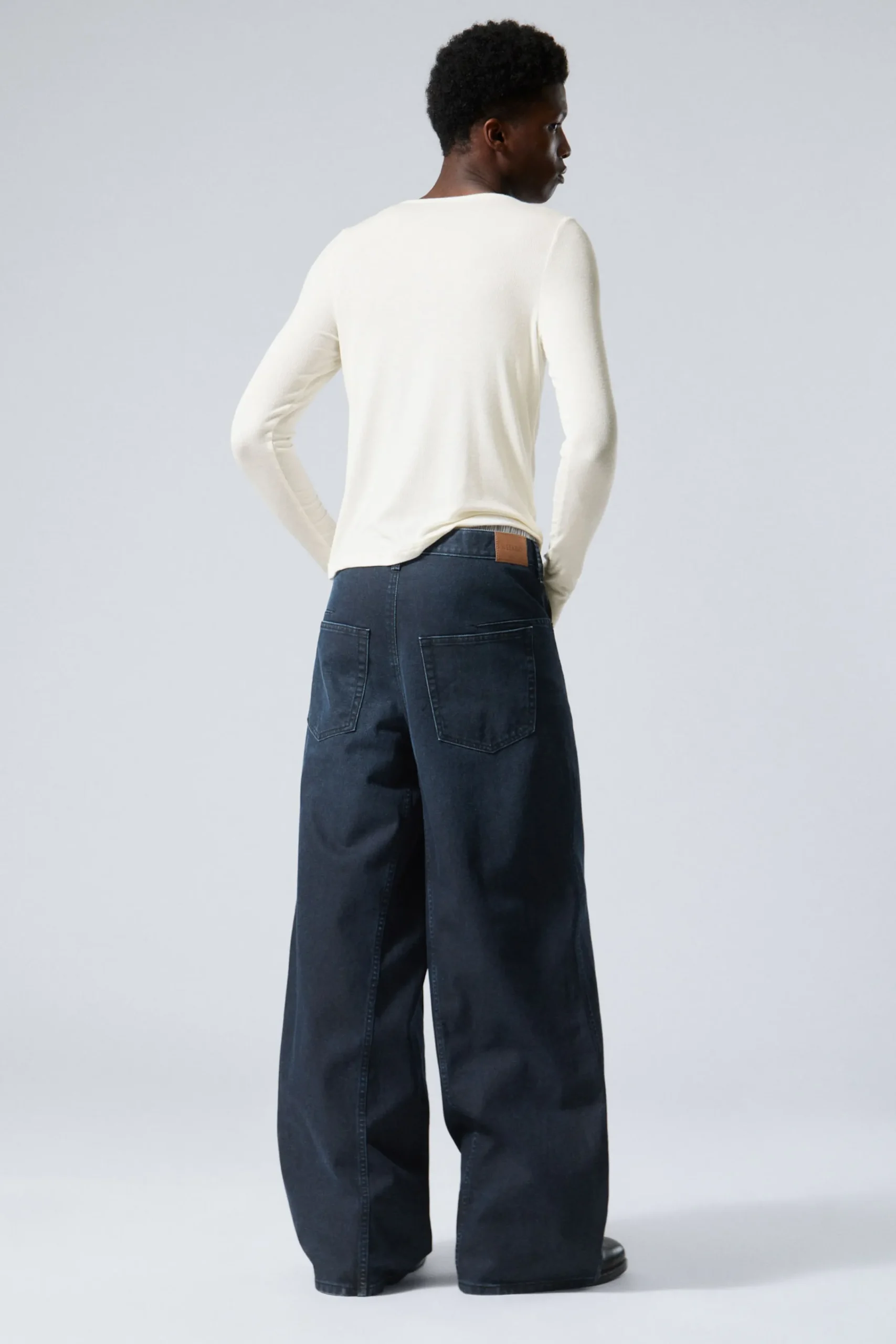 lediga_normalhga_vida_jeans_4.webp Weekday Jeans<LEDIGA NORMALHÖGA VIDA JEANS
