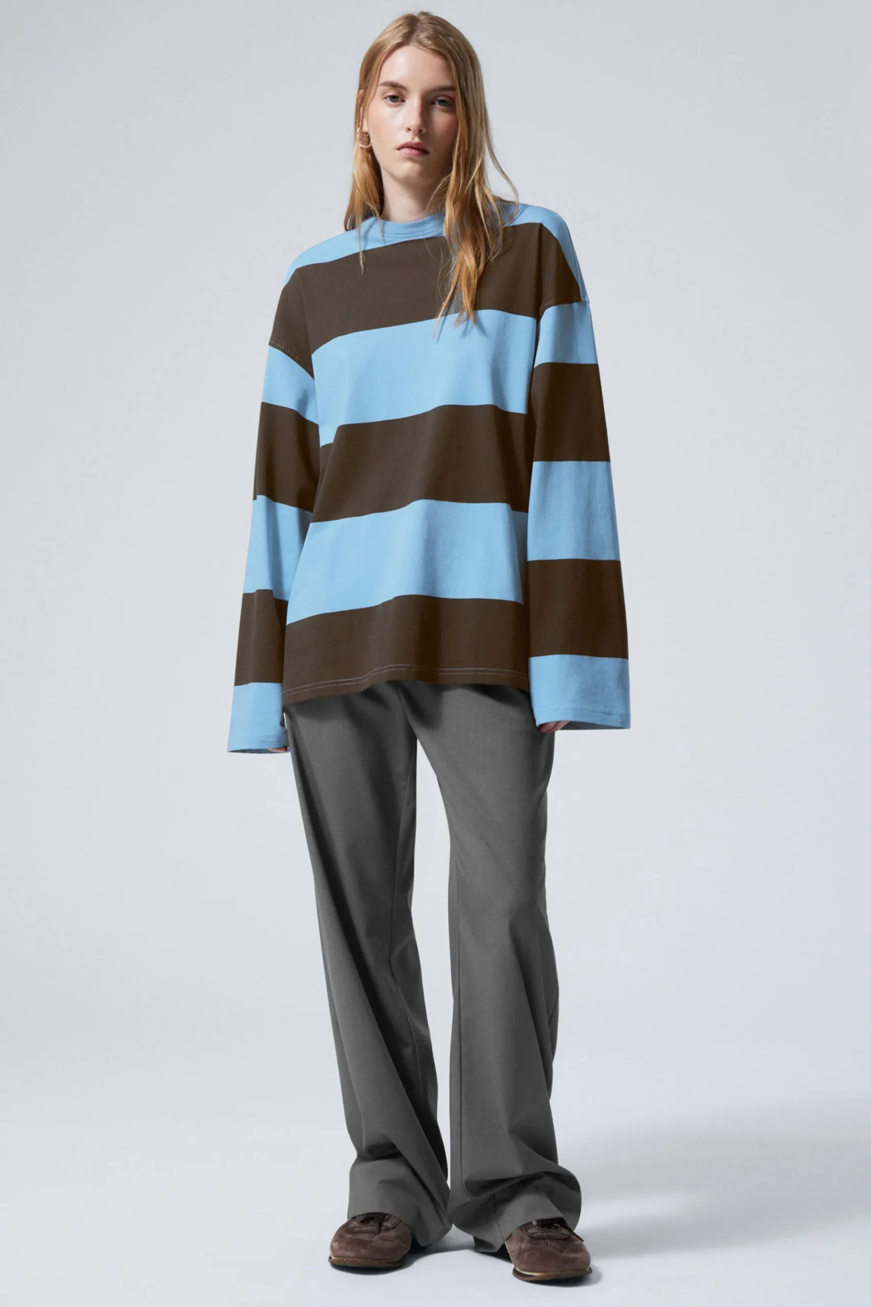 Weekday Toppar<LÅNGÄRMAD OVERSIZED T-SHIRT I BOMULL