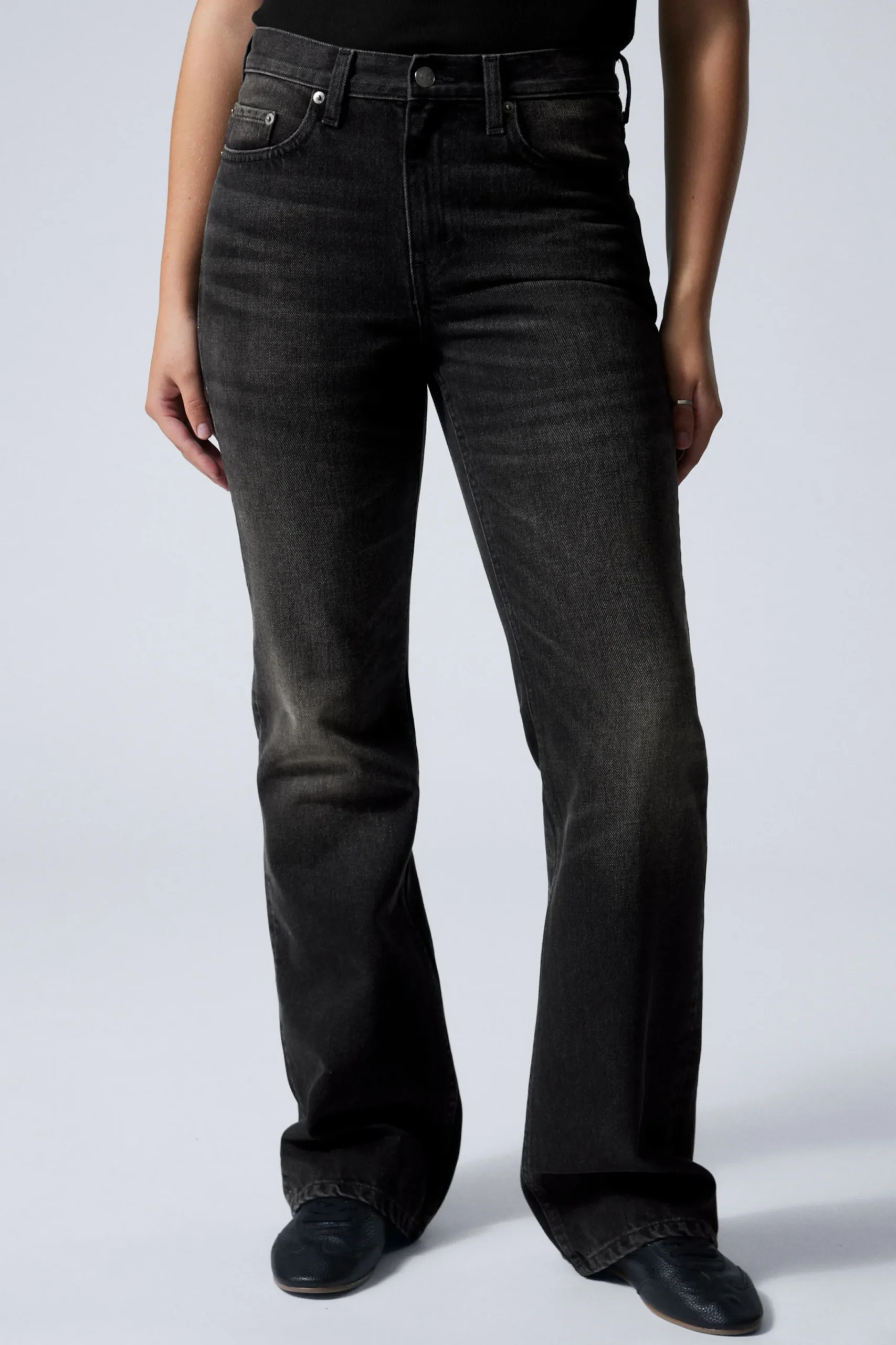 Weekday Jeans<MOON MID WAIST REGULAR BOOTCUT LEG JEANS