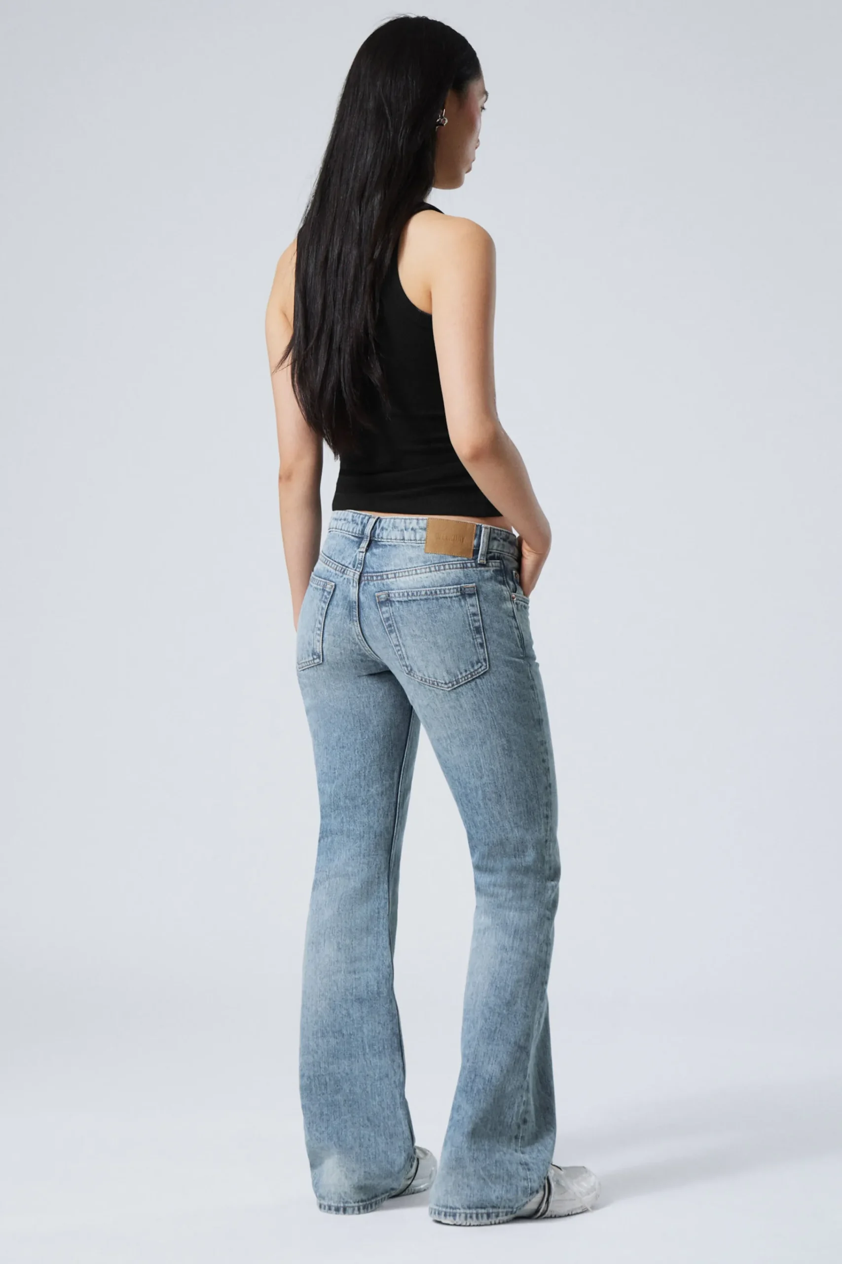 nova_low_waist_slim_bootcut_leg_jeans_3-1.webp Weekday Jeans<NOVA LOW WAIST SLIM BOOTCUT LEG JEANS