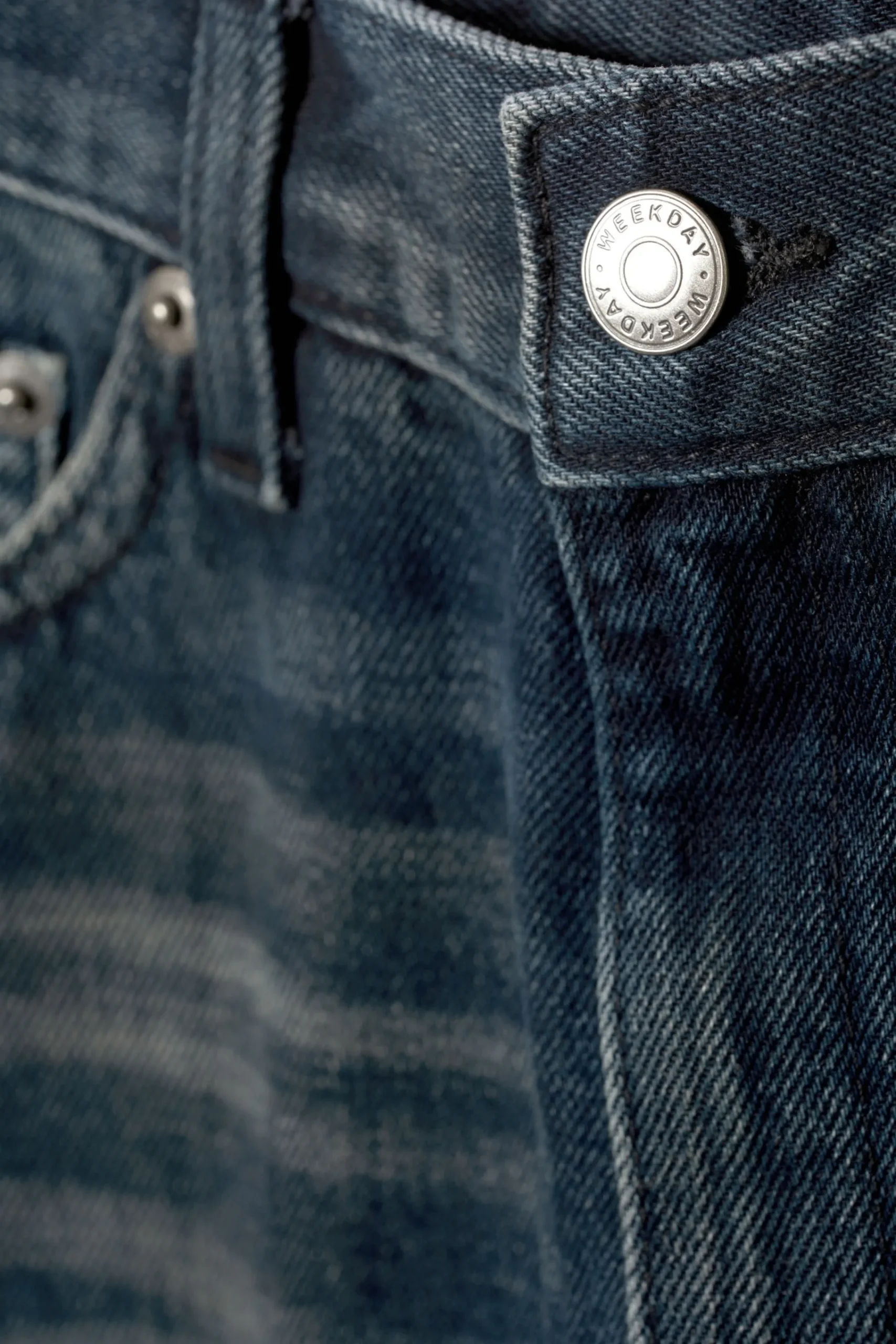 rail_mid_waist_loose_wide_leg_jeans_5-2.webp Weekday Jeans<RAIL MID WAIST LOOSE WIDE LEG JEANS