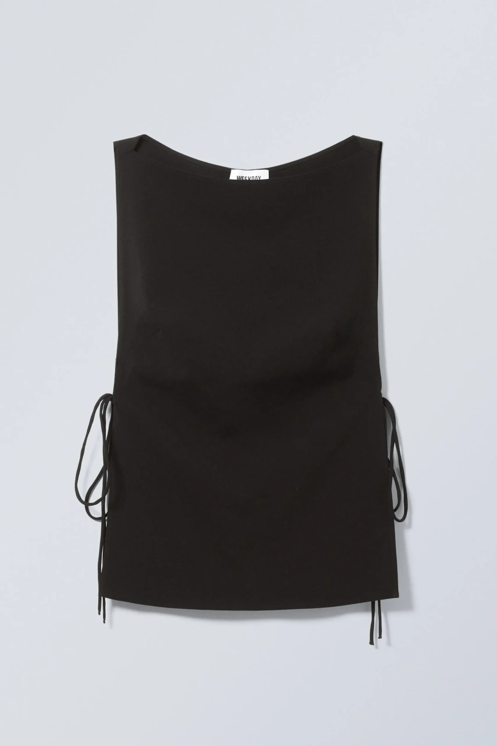 rmls_boatneck_knyttopp_1-2.webp Weekday Toppar<ÄRMLÖS BOAT-NECK KNYT-TOPP