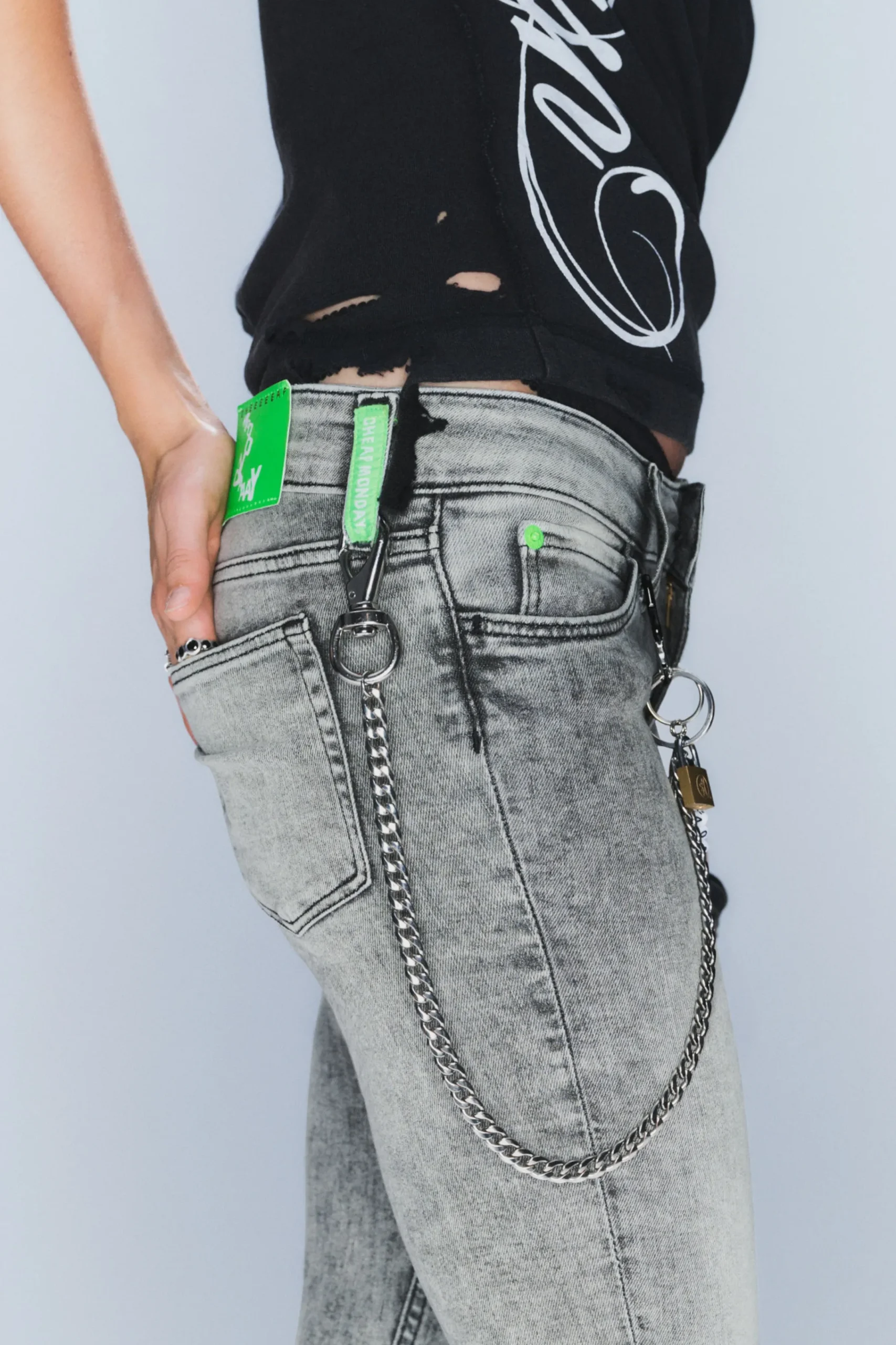 sleezie_low_waist_skinny_jeans_4.webp Weekday Jeans<SLEEZIE LOW WAIST SKINNY JEANS