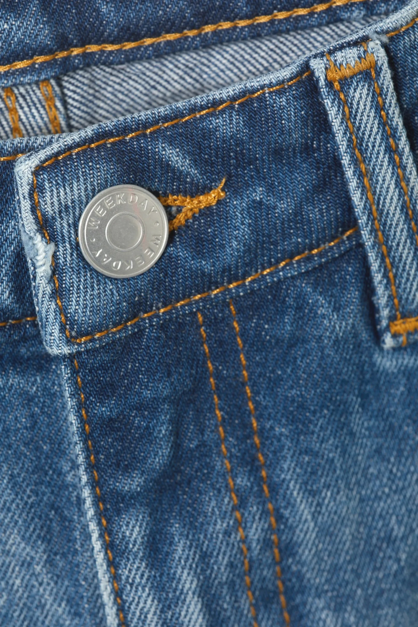 smooth_high_waist_slim_leg_jeans_6.webp Weekday Jeans<SMOOTH HIGH WAIST SLIM LEG JEANS