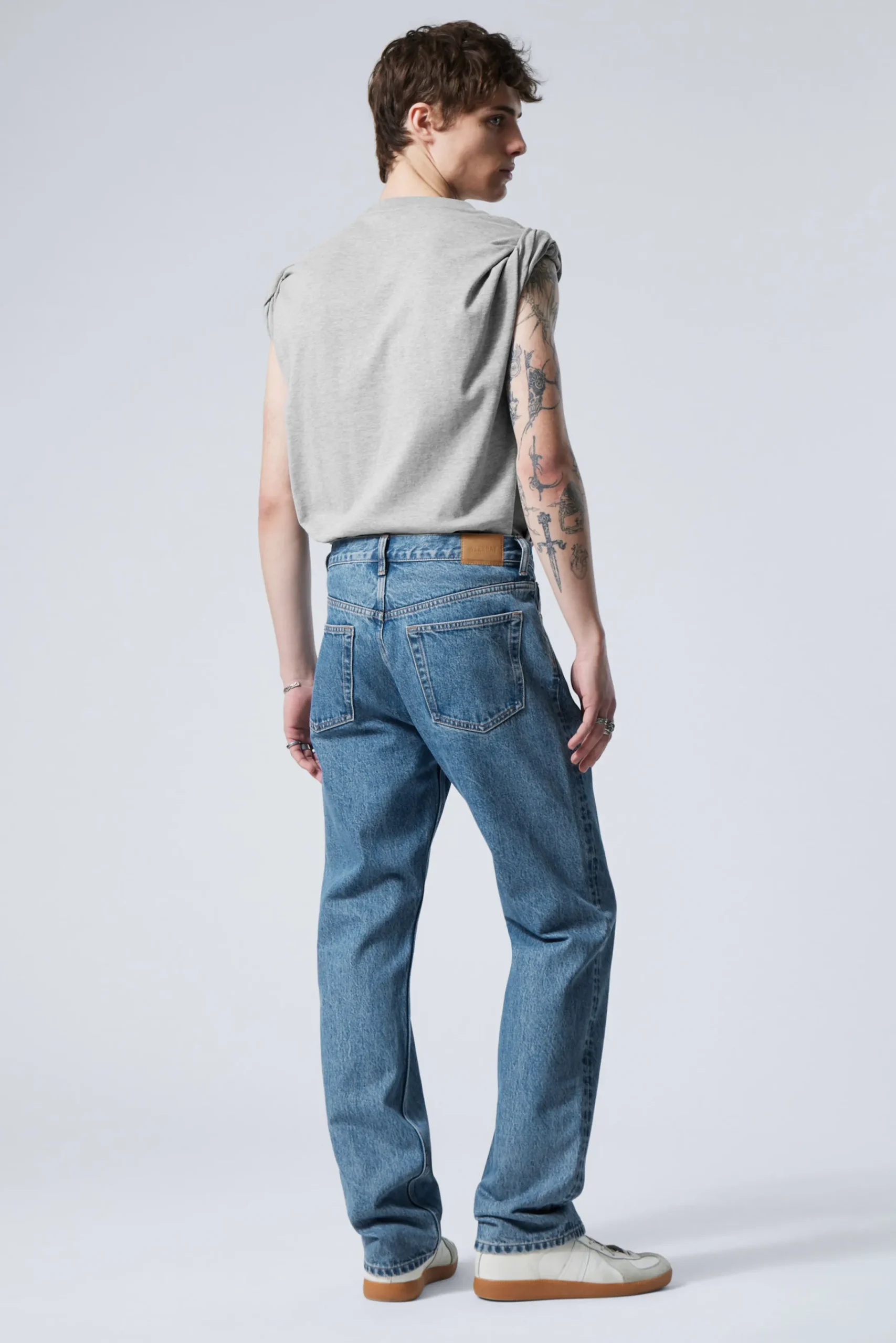 space_relaxed_straight_leg_jeans_3-3.webp Weekday Jeans<SPACE RELAXED STRAIGHT LEG JEANS