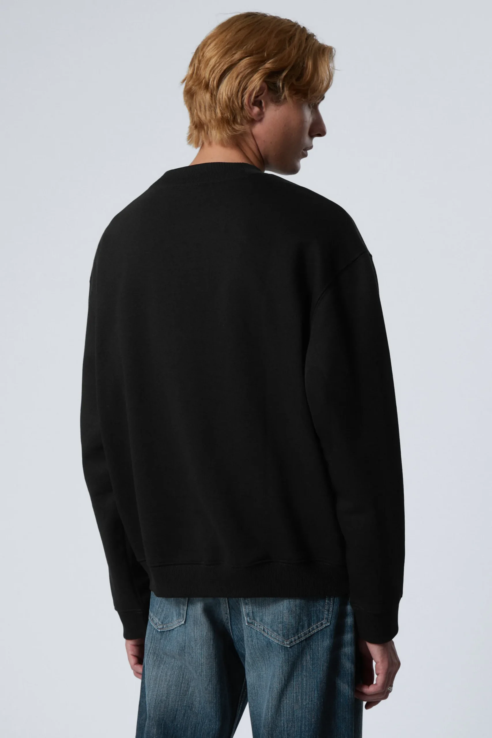 sweatshirt_med_avslappnad_passform_3.webp Weekday Sweatshirts | Basplagg<SWEATSHIRT MED AVSLAPPNAD PASSFORM