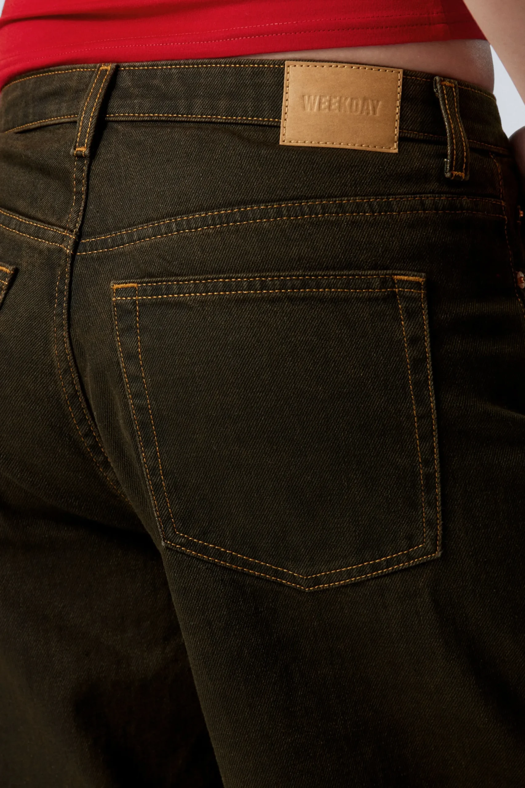 telescope_lga_lediga_vida_jeans_4.webp Weekday Jeans<TELESCOPE LÅGA LEDIGA VIDA JEANS