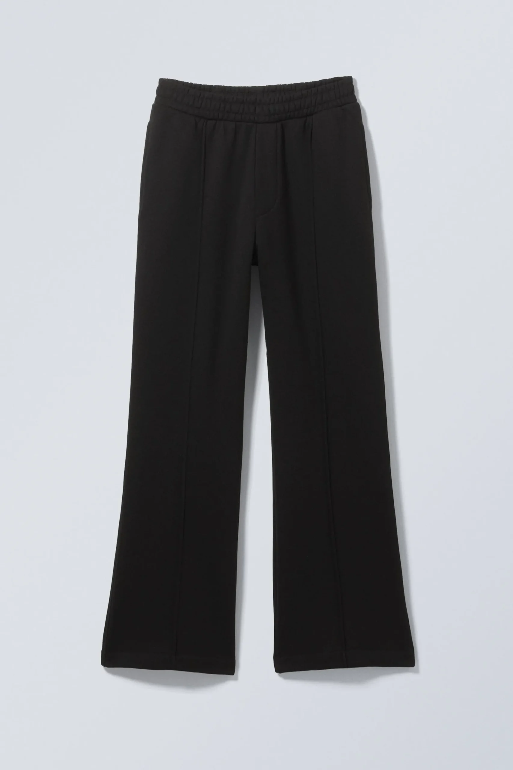 utsvngd_lediga_sweatpants_2.webp Weekday Byxor<UTSVÄNGD LEDIGA SWEATPANTS